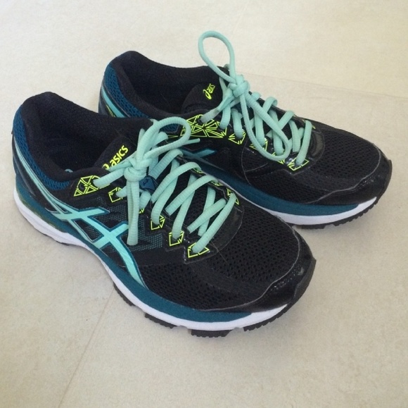 Asics Shoes - ~ Asics Sneakers - size 6